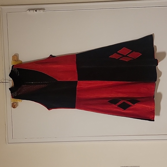 Velvet Harley Quinn Dress - Picture 3 of 9